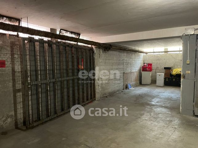 Box/posto auto in residenziale in Via Emilia Ovest 194