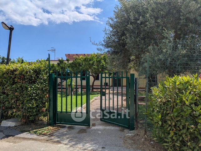 Casa bi/trifamiliare in residenziale in Via Celle