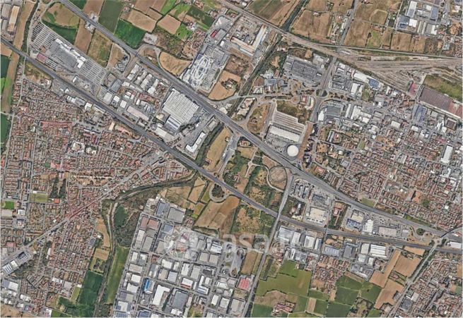 Terreno agricolo in commerciale in Via Martiri della Libertà