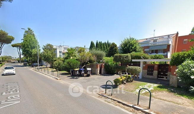 Casa bi/trifamiliare in residenziale in Via Eschilo 149