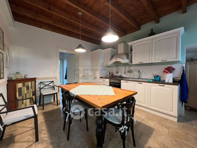 Casa indipendente in residenziale in Via Roma