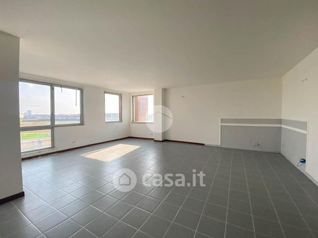 Ufficio in commerciale in Viale Brescia