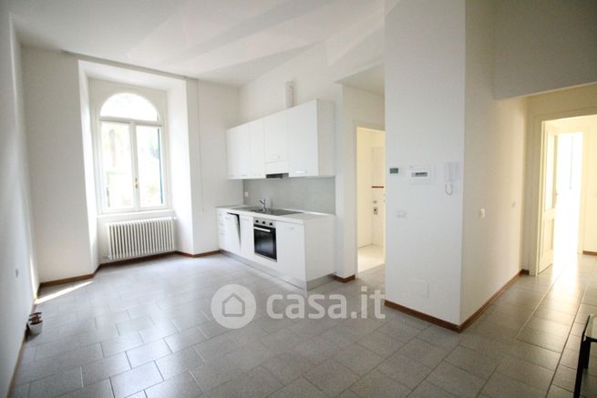 Appartamento in residenziale in Via Zezio 4 /A