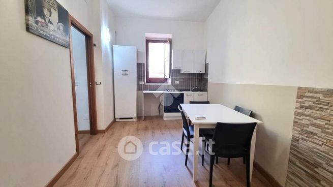 Appartamento in residenziale in Via Giacinto de Jessi 6