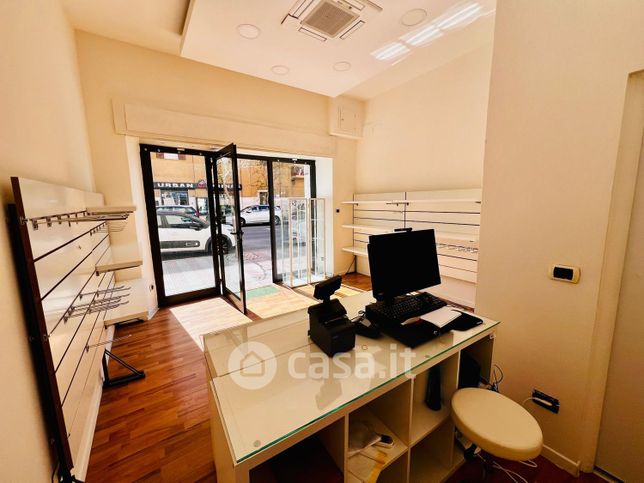 Ufficio in commerciale in Viale Giacomo Matteotti 16