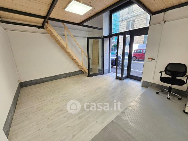 Negozio/locale commerciale in commerciale in Via Giovanni Tommaso Invrea 46
