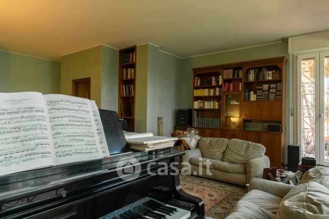 Casa bi/trifamiliare in residenziale in Via del Colle 21