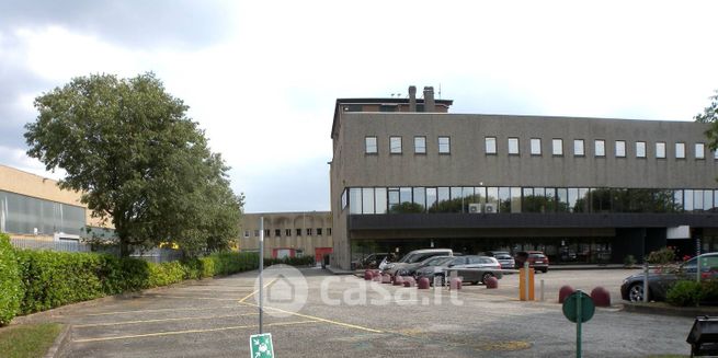 Ufficio in commerciale in Corso Cuneo 15