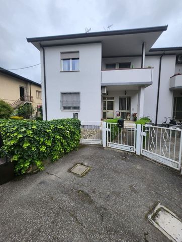Appartamento in residenziale in Via dei Cosmonauti 44
