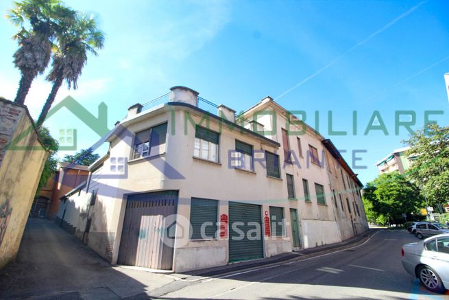 Casa indipendente in residenziale in Via Giuseppe Giusti 6