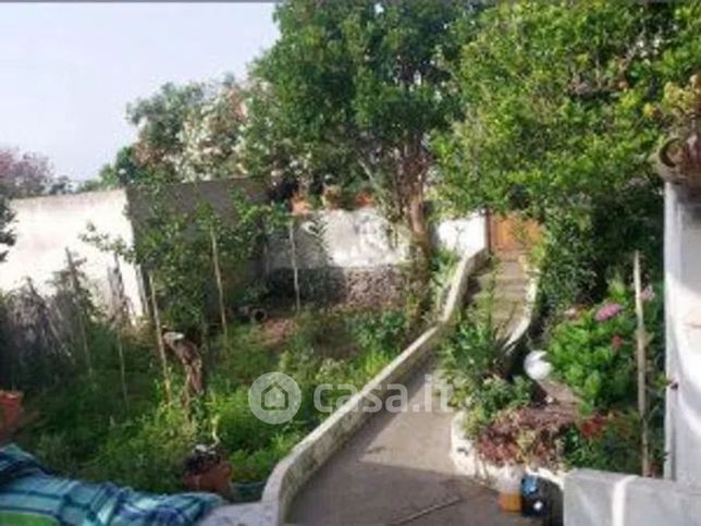 Casa indipendente in residenziale in Via Soldato Francesco Picone