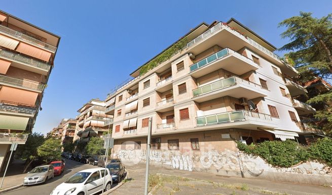 Appartamento in residenziale in Via Lucio Papirio