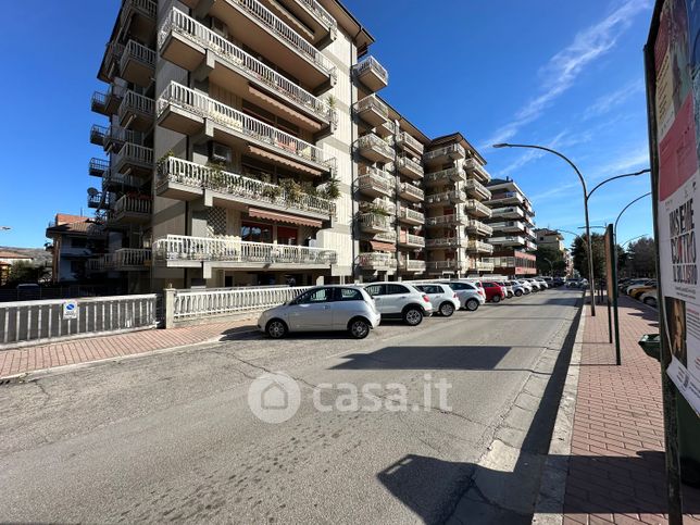 Box/posto auto in residenziale in Via Napoli