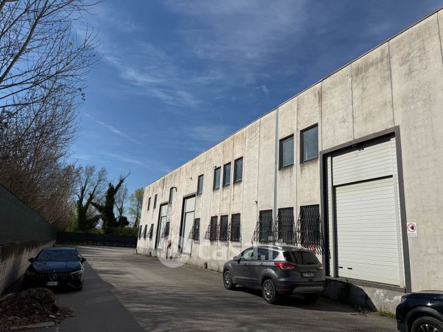 Capannone in commerciale in Via Corcianese