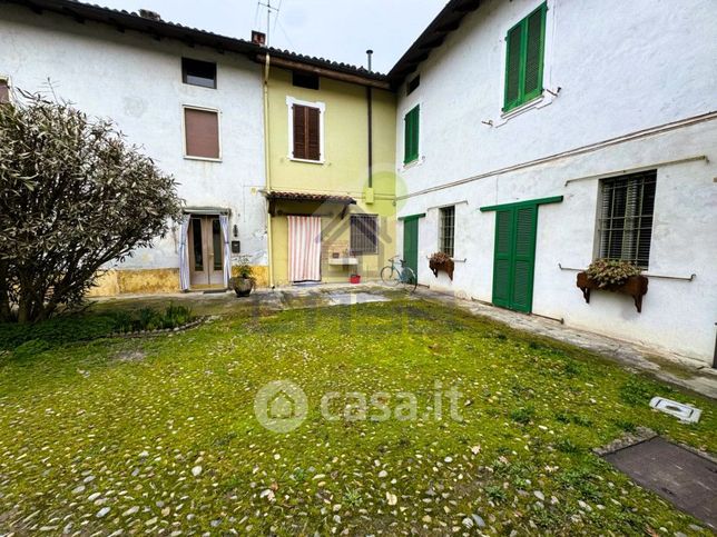 Casa indipendente in residenziale in Via Dante Alighieri