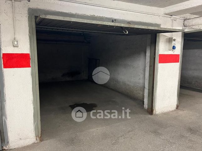 Garage/posto auto in residenziale in Viale Venezia 86