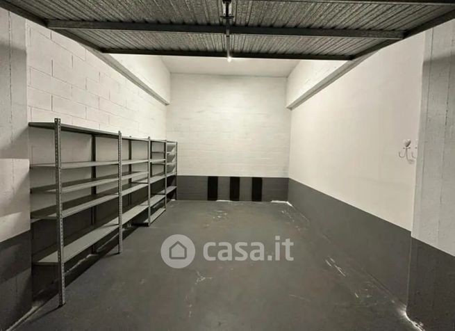 Garage/posto auto in residenziale in Via Francesco Baracca 205