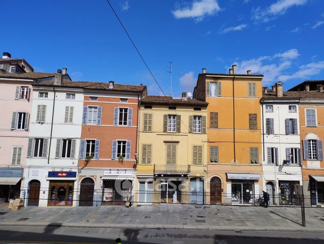 Appartamento in residenziale in Via GiosuÃ¨ Carducci 24