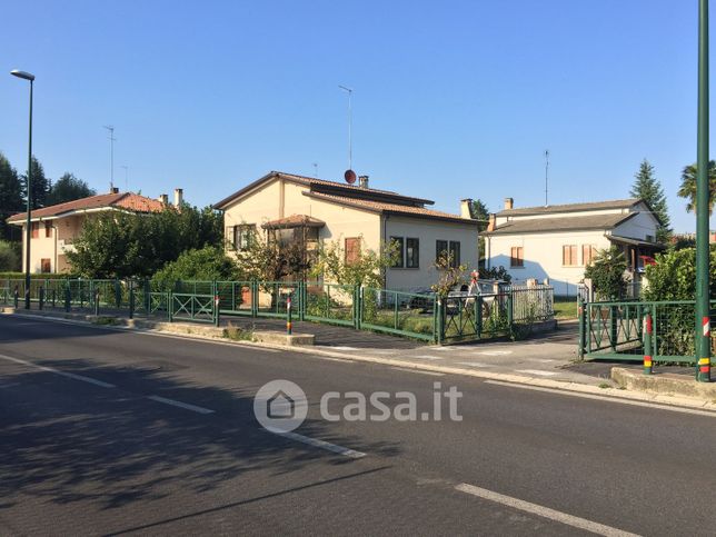 Casa indipendente in residenziale in Via Alceste Torselli 5