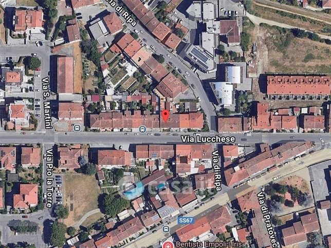 Capannone in commerciale in Via Lucchese 38