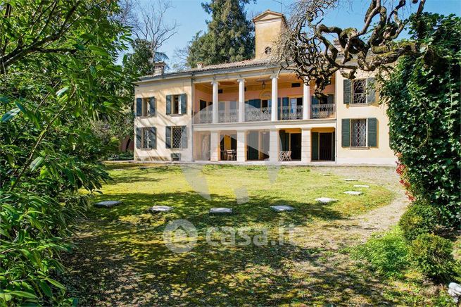 Villa in residenziale in Via Albinea Chiesa 23