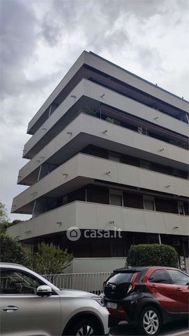 Appartamento in residenziale in Via Col di Lana
