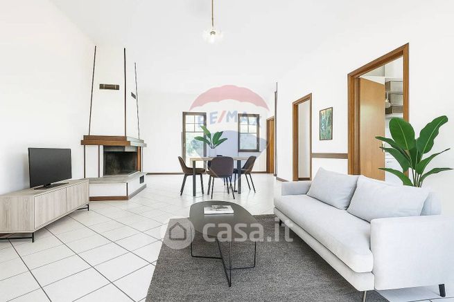 Casa bi/trifamiliare in residenziale in Via Federico Confalonieri 40