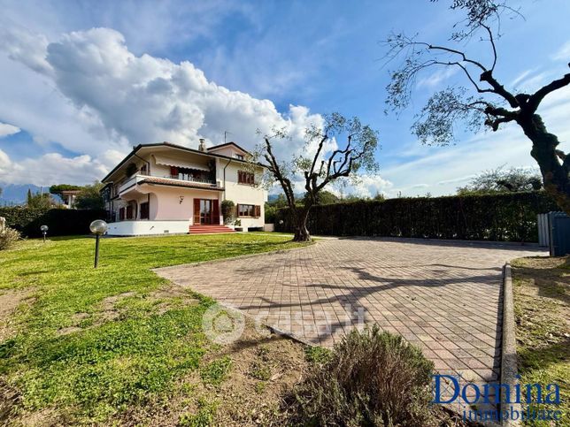 Villa in residenziale in Via Marina Vecchia 185