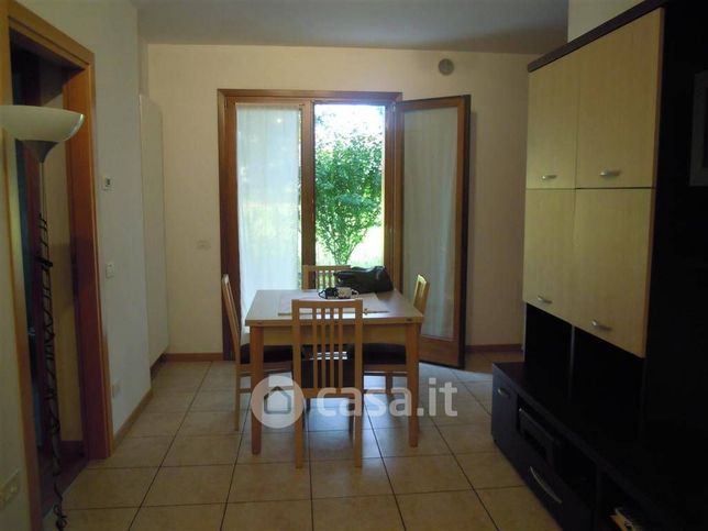 Appartamento in residenziale in Via Fontane 100