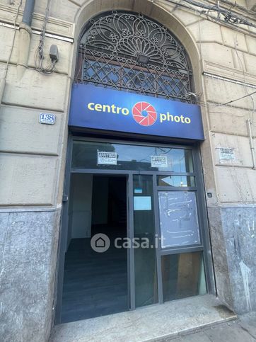 Negozio/locale commerciale in commerciale in Via crispi via belmonte
