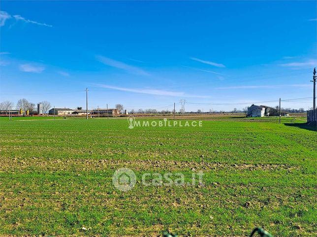 Terreno agricolo in commerciale in 
