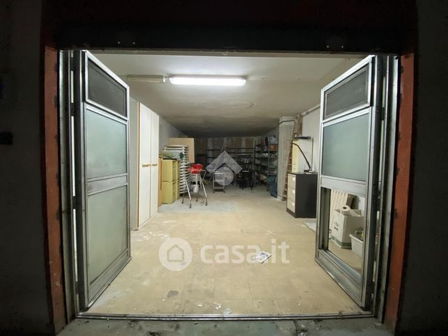 Garage/posto auto in residenziale in Via Guido Dorso 35