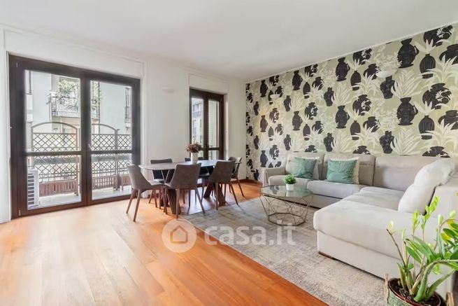 Appartamento in residenziale in Via Giovanni da Procida 35