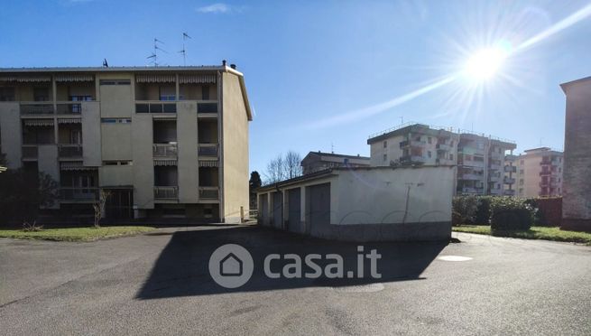 Garage/posto auto in residenziale in Via G. Casati 80