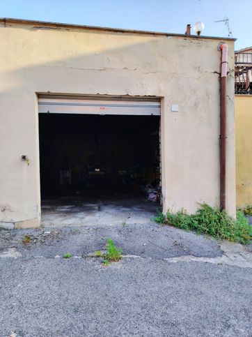 Box/posto auto in residenziale in Via della Maiella