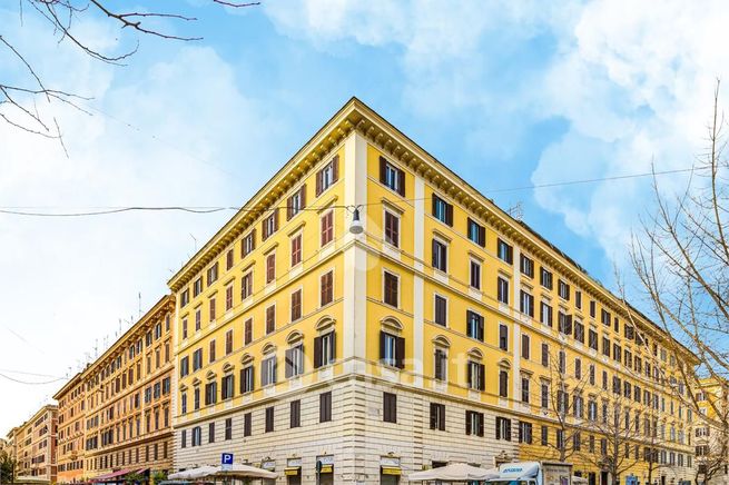 Appartamento in residenziale in Via Fabio Massimo 33
