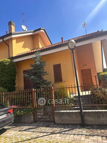 Casa bi/trifamiliare in residenziale in Via Ugo la Malfa 3