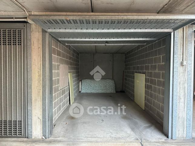 Garage/posto auto in residenziale in Vicolo G. Verdi 8