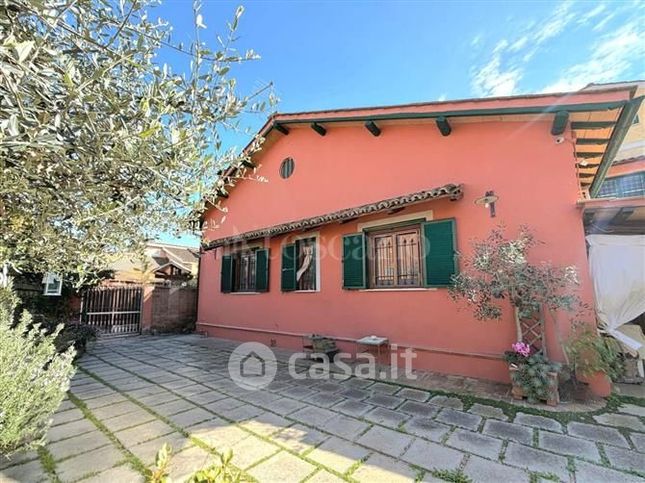 Casa indipendente in residenziale in Via Ottaviano Petrucci