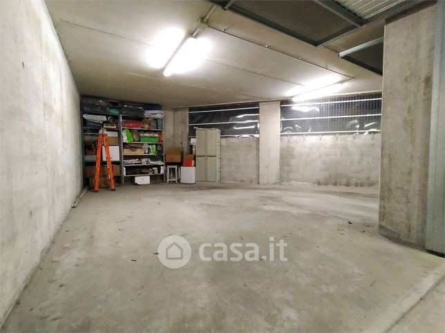 Garage/posto auto in residenziale in Via Lucio Giunio Columella