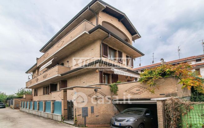 Villa in residenziale in Via Monte Nero