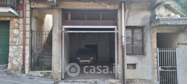 Box/posto auto in residenziale in Via Palazzolo 25