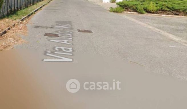 Capannone in commerciale in Via Aldo Moro