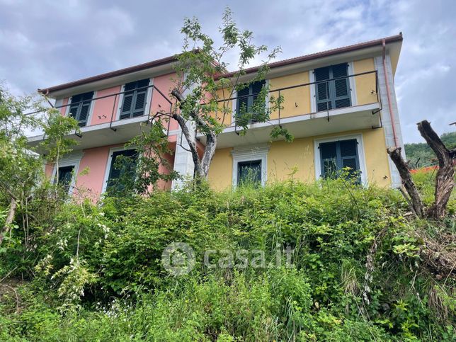 Casa indipendente in residenziale in Via Posato