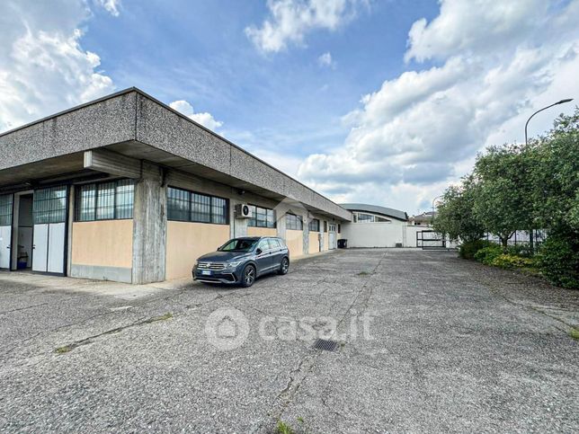 Capannone in commerciale in Via Calatafimi