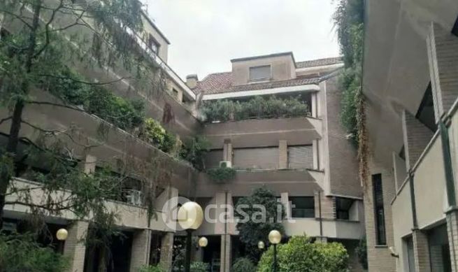 Appartamento in residenziale in Via Montebello 14