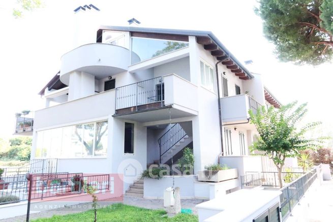 Appartamento in residenziale in Via G. Collina 22