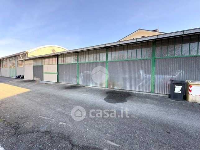 Capannone in commerciale in Via Favria 55