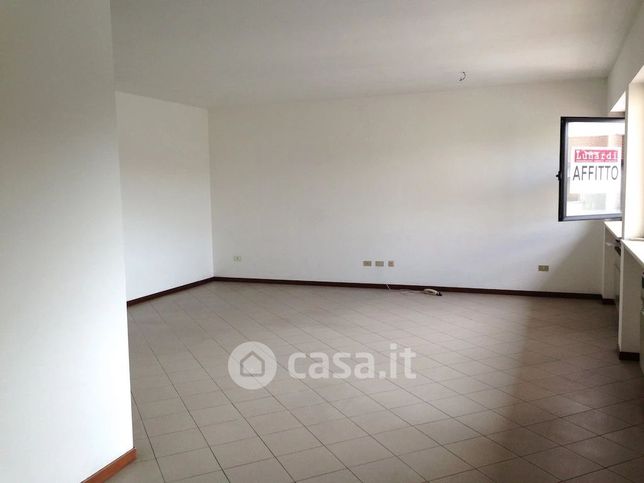 Ufficio in commerciale in Via StrÃ  59