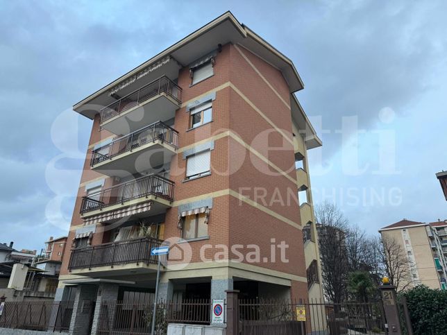 Box/posto auto in residenziale in Via Bolzano